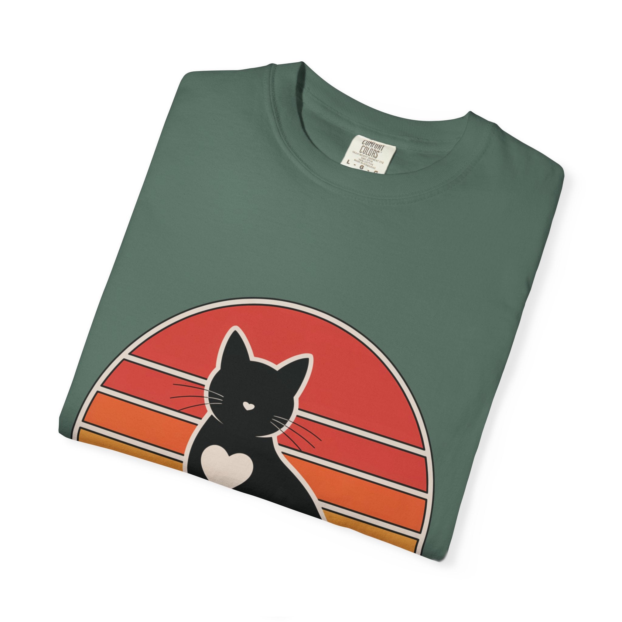 Cat Mom Sunset Badge Shirt, Retro Vintage Cat Lover T-Shirt, Minimalist Circular Badge Tee, Cute Cat Mom Gift