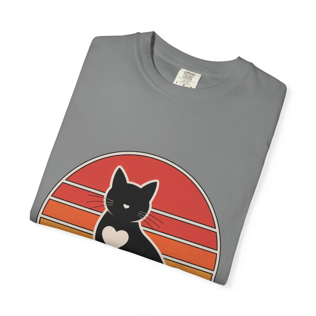 Cat Mom Sunset Badge Shirt, Retro Vintage Cat Lover T-Shirt, Minimalist Circular Badge Tee, Cute Cat Mom Gift