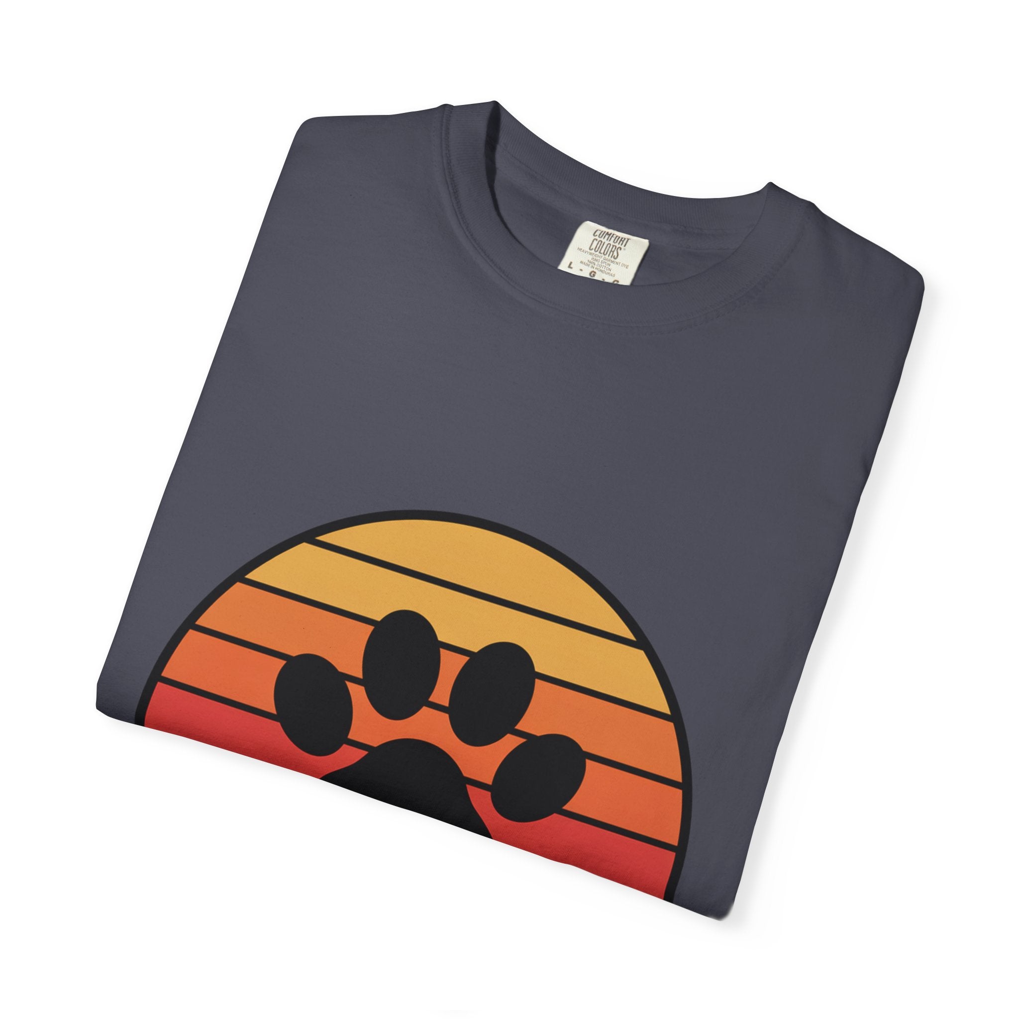Dog Mom Retro Badge Shirt, Vintage Sunset Dog Lover T-Shirt, Retro Circle Badge Dog Mama Tee, Cute Paw Print Bone Graphic Shirt