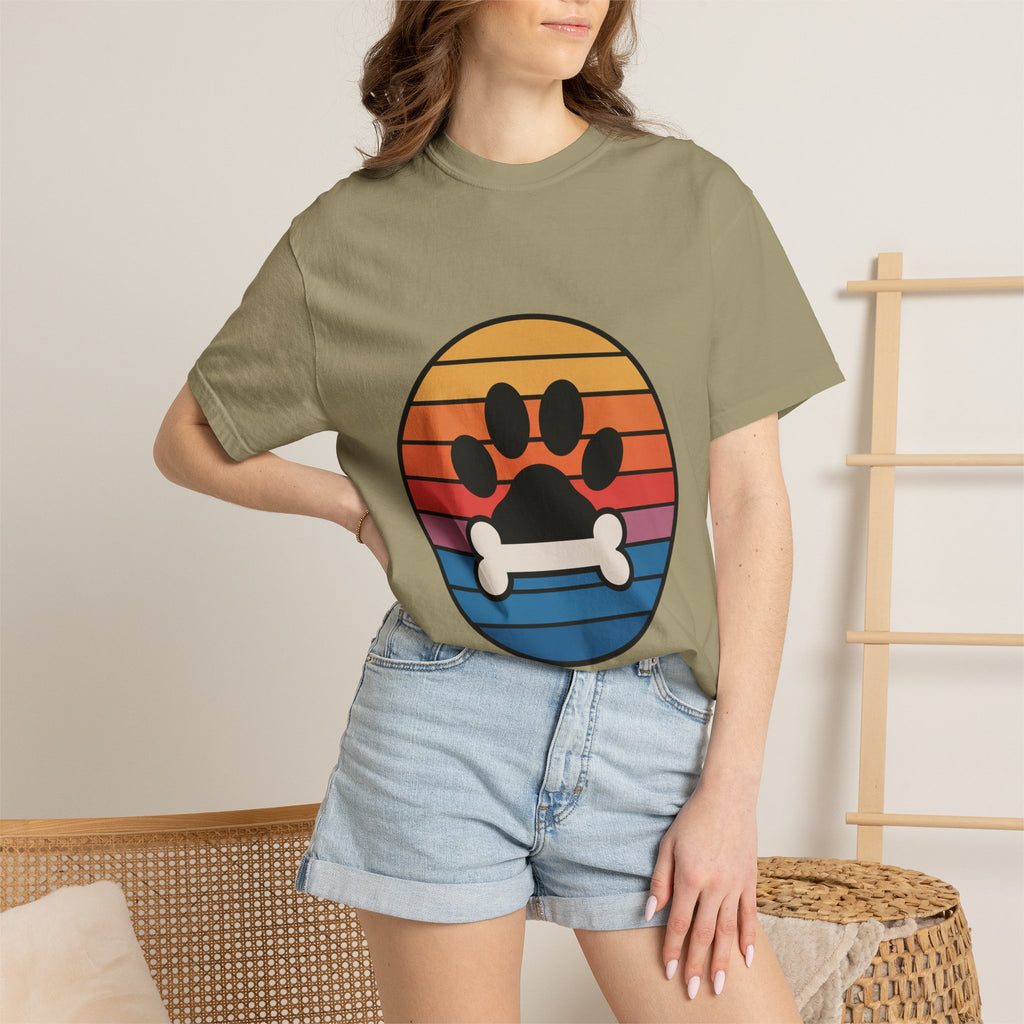 Dog Mom Retro Badge Shirt, Vintage Sunset Dog Lover T-Shirt, Retro Circle Badge Dog Mama Tee, Cute Paw Print Bone Graphic Shirt