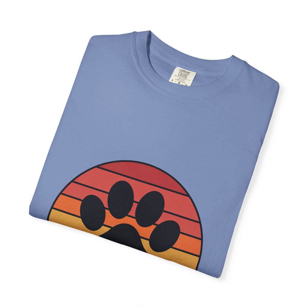 Dog Mom Retro Badge Shirt, Vintage Sunset Dog Lover T-Shirt, Retro Travel Sticker Style Dog Mama Gift Tee