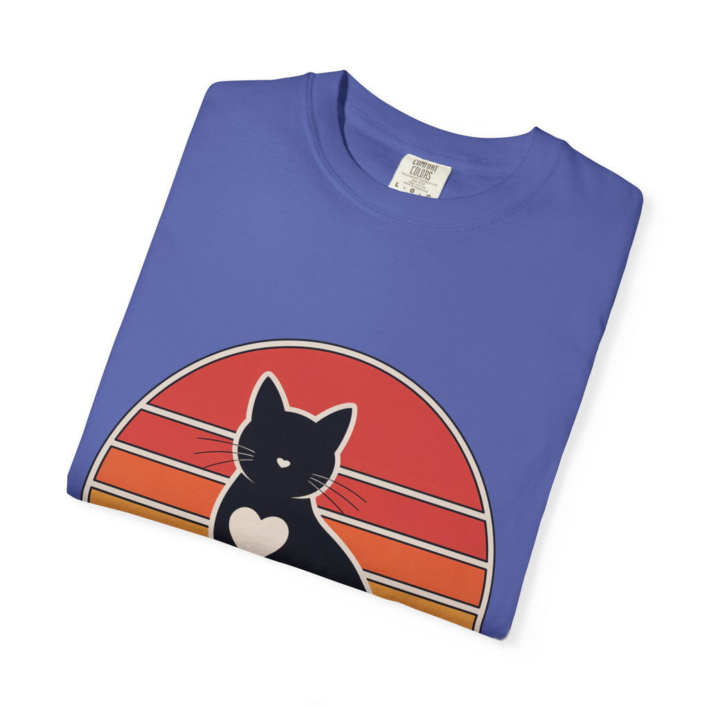 Cat Mom Sunset Badge Shirt, Retro Vintage Cat Lover T-Shirt, Minimalist Circular Badge Tee, Cute Cat Mom Gift