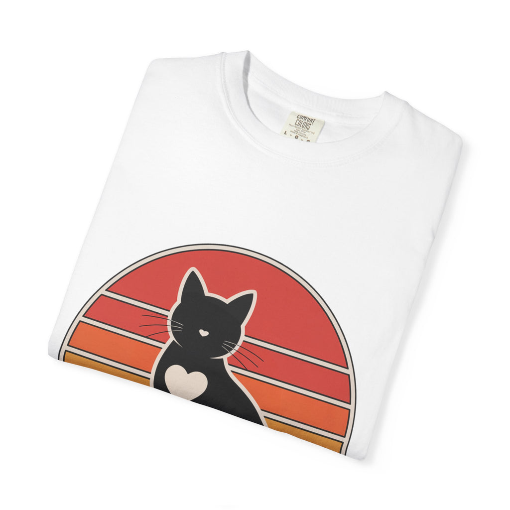 Cat Mom Sunset Badge Shirt, Retro Vintage Cat Lover T-Shirt, Minimalist Circular Badge Tee, Cute Cat Mom Gift