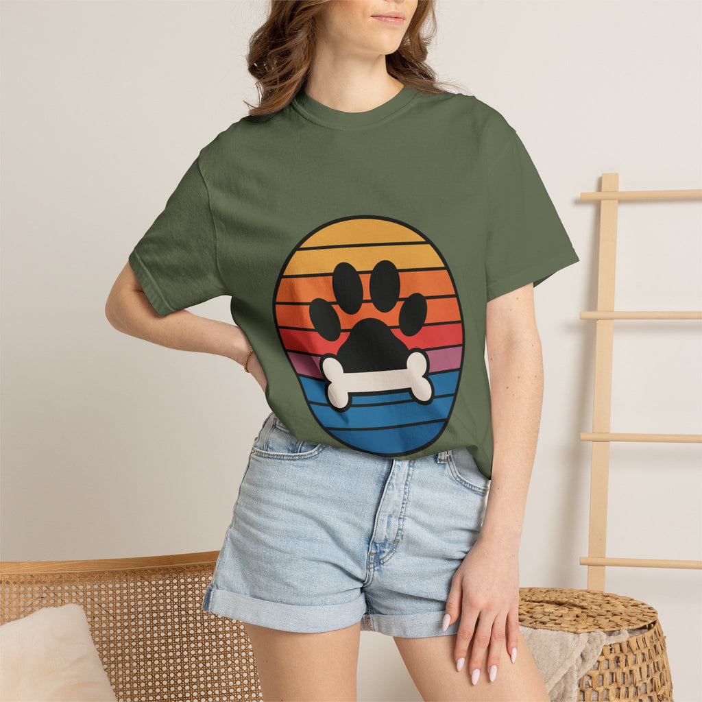 Dog Mom Retro Badge Shirt, Vintage Sunset Dog Lover T-Shirt, Retro Circle Badge Dog Mama Tee, Cute Paw Print Bone Graphic Shirt