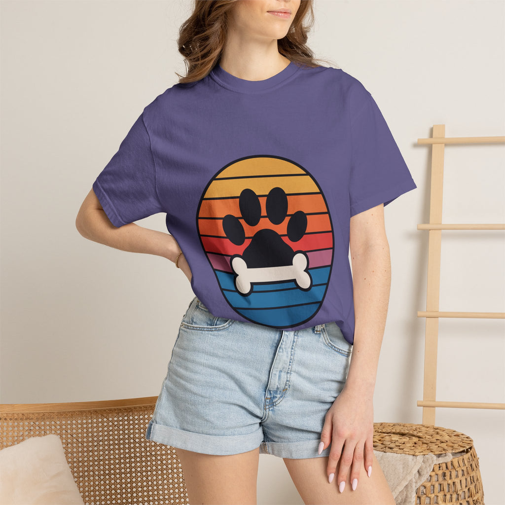Dog Mom Retro Badge Shirt, Vintage Sunset Dog Lover T-Shirt, Retro Circle Badge Dog Mama Tee, Cute Paw Print Bone Graphic Shirt