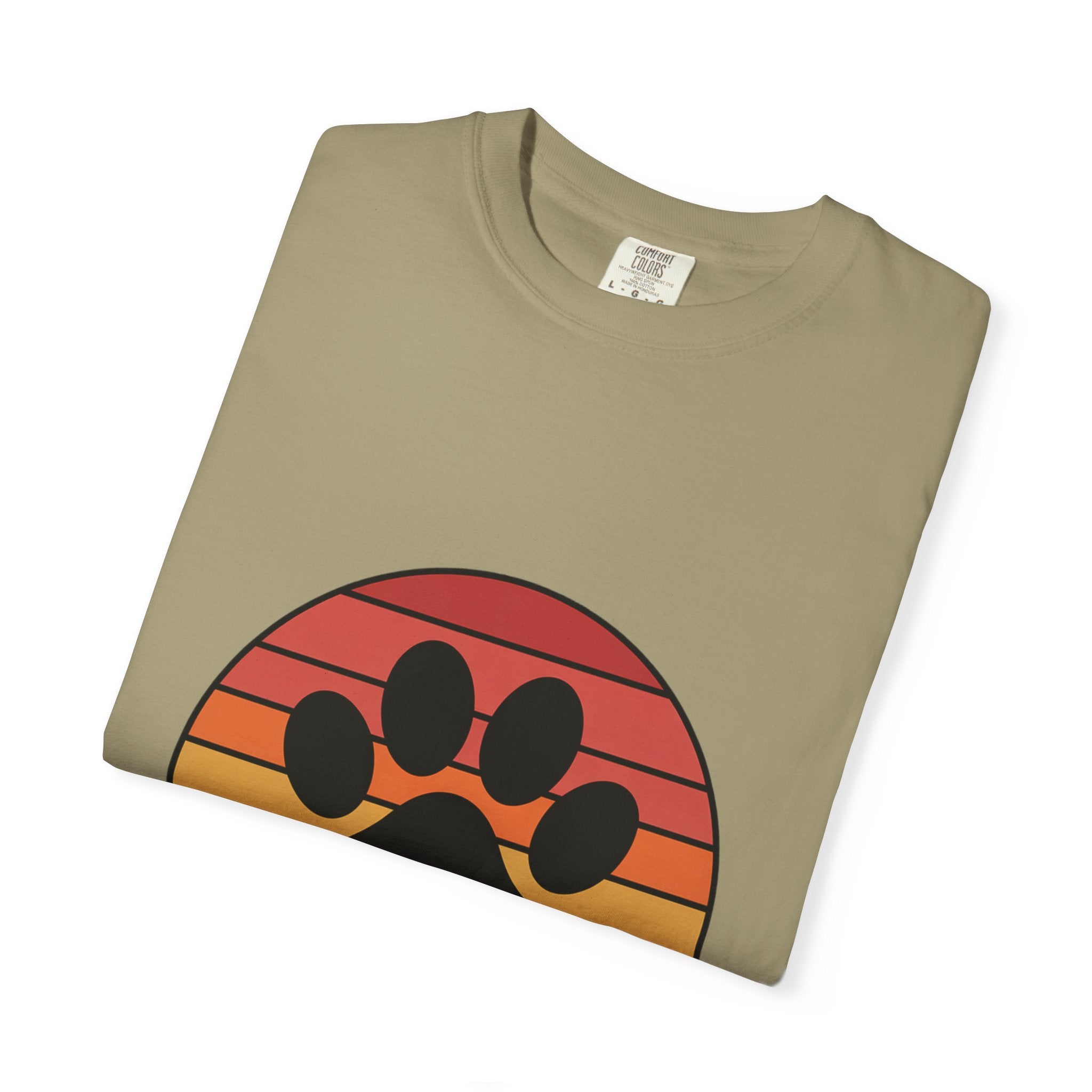 Dog Mom Retro Badge Shirt, Vintage Sunset Dog Lover T-Shirt, Retro Travel Sticker Style Dog Mama Gift Tee