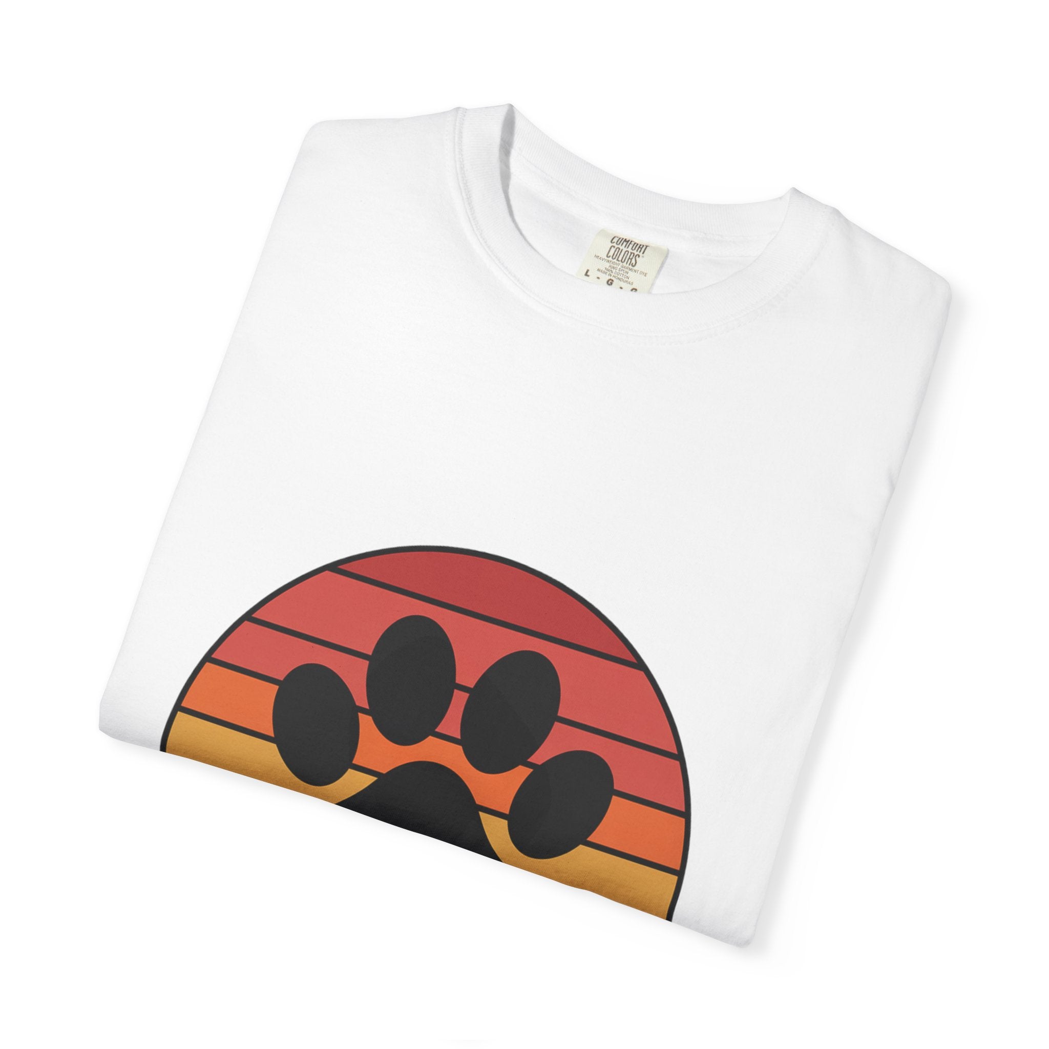 Dog Mom Retro Badge Shirt, Vintage Sunset Dog Lover T-Shirt, Retro Travel Sticker Style Dog Mama Gift Tee
