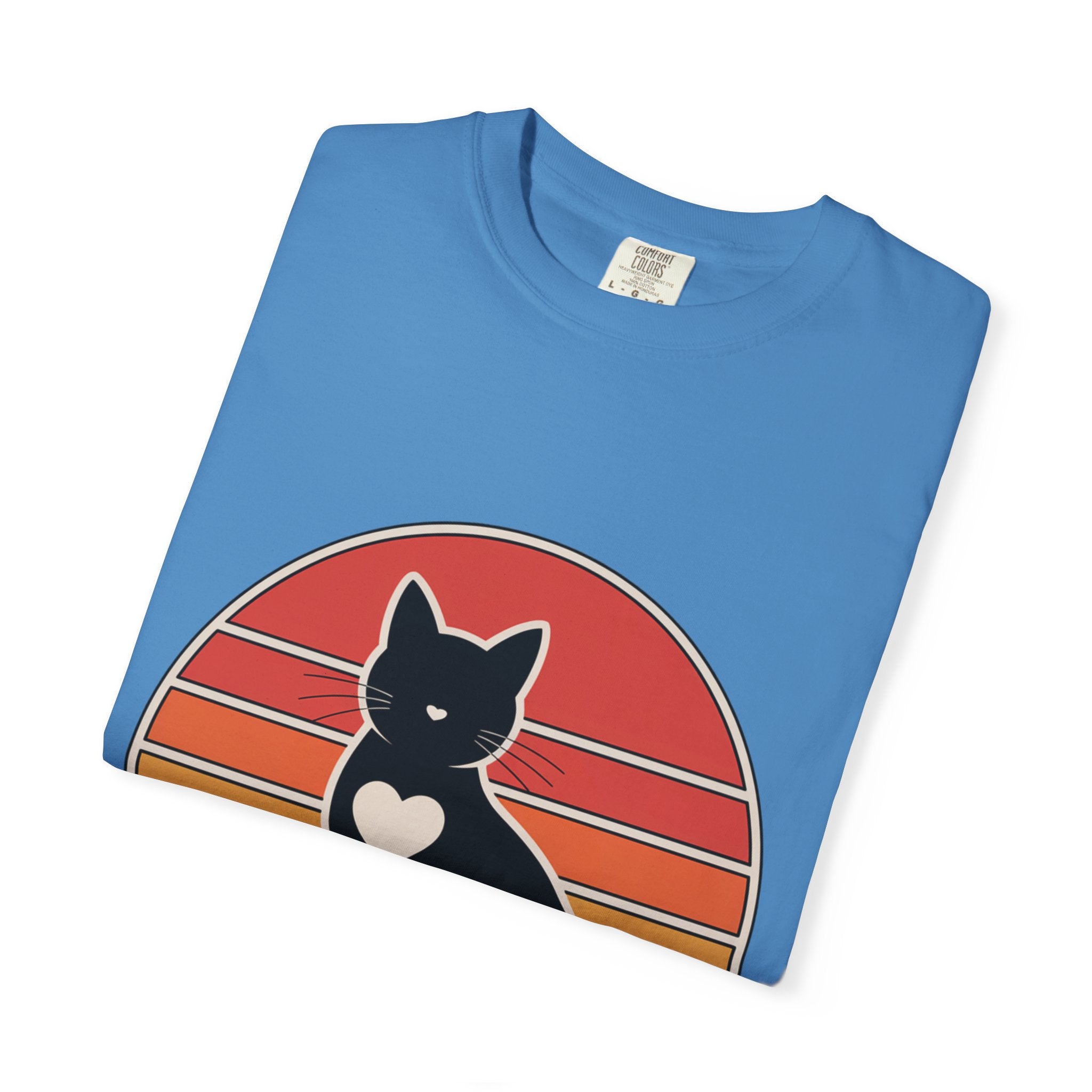 Cat Mom Sunset Badge Shirt, Retro Vintage Cat Lover T-Shirt, Minimalist Circular Badge Tee, Cute Cat Mom Gift