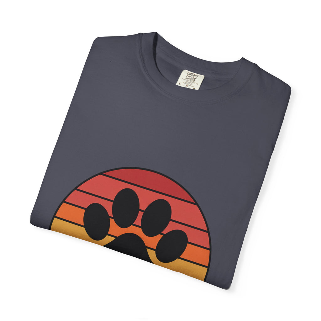 Dog Mom Retro Badge Shirt, Vintage Sunset Dog Lover T-Shirt, Retro Travel Sticker Style Dog Mama Gift Tee