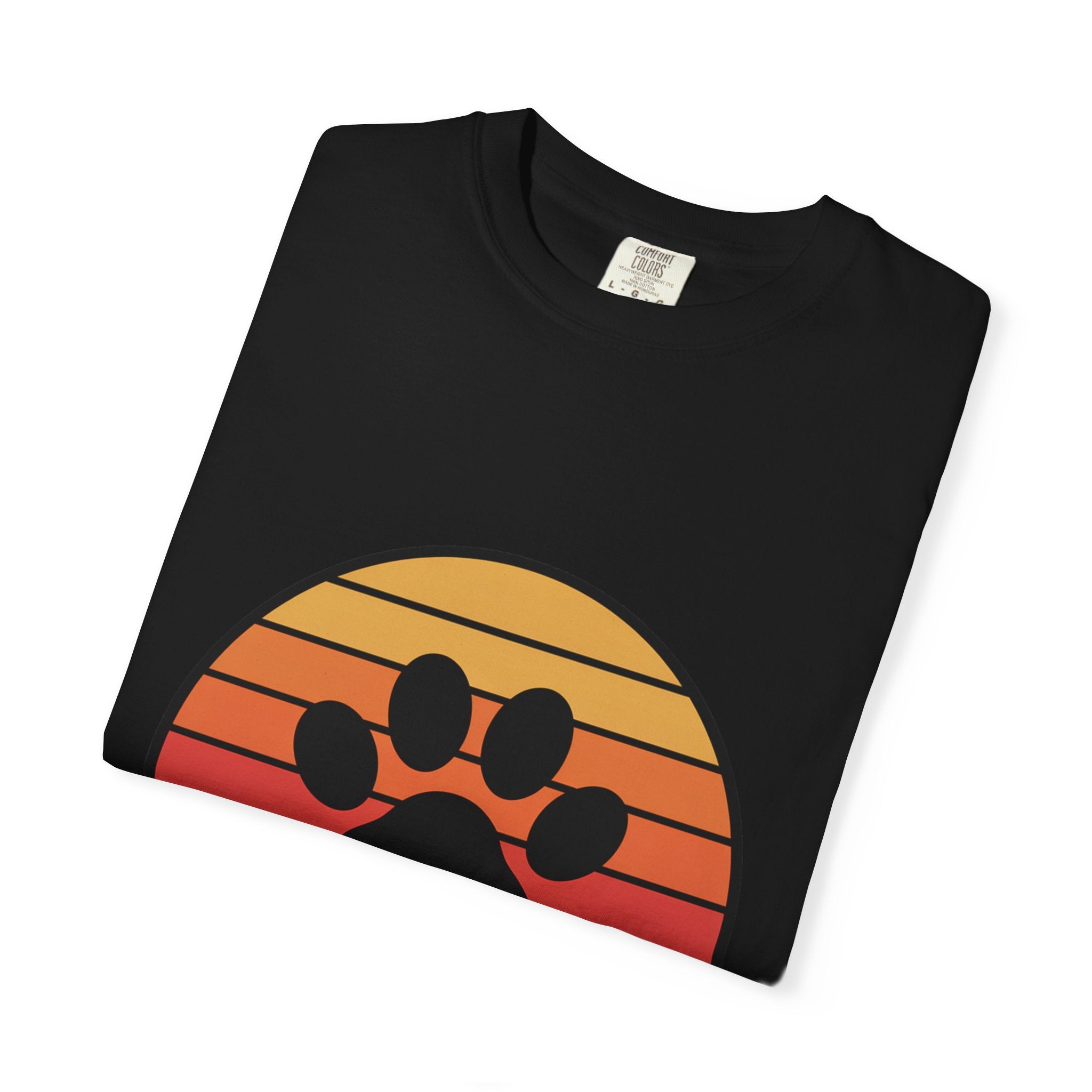 Dog Mom Retro Badge Shirt, Vintage Sunset Dog Lover T-Shirt, Retro Circle Badge Dog Mama Tee, Cute Paw Print Bone Graphic Shirt