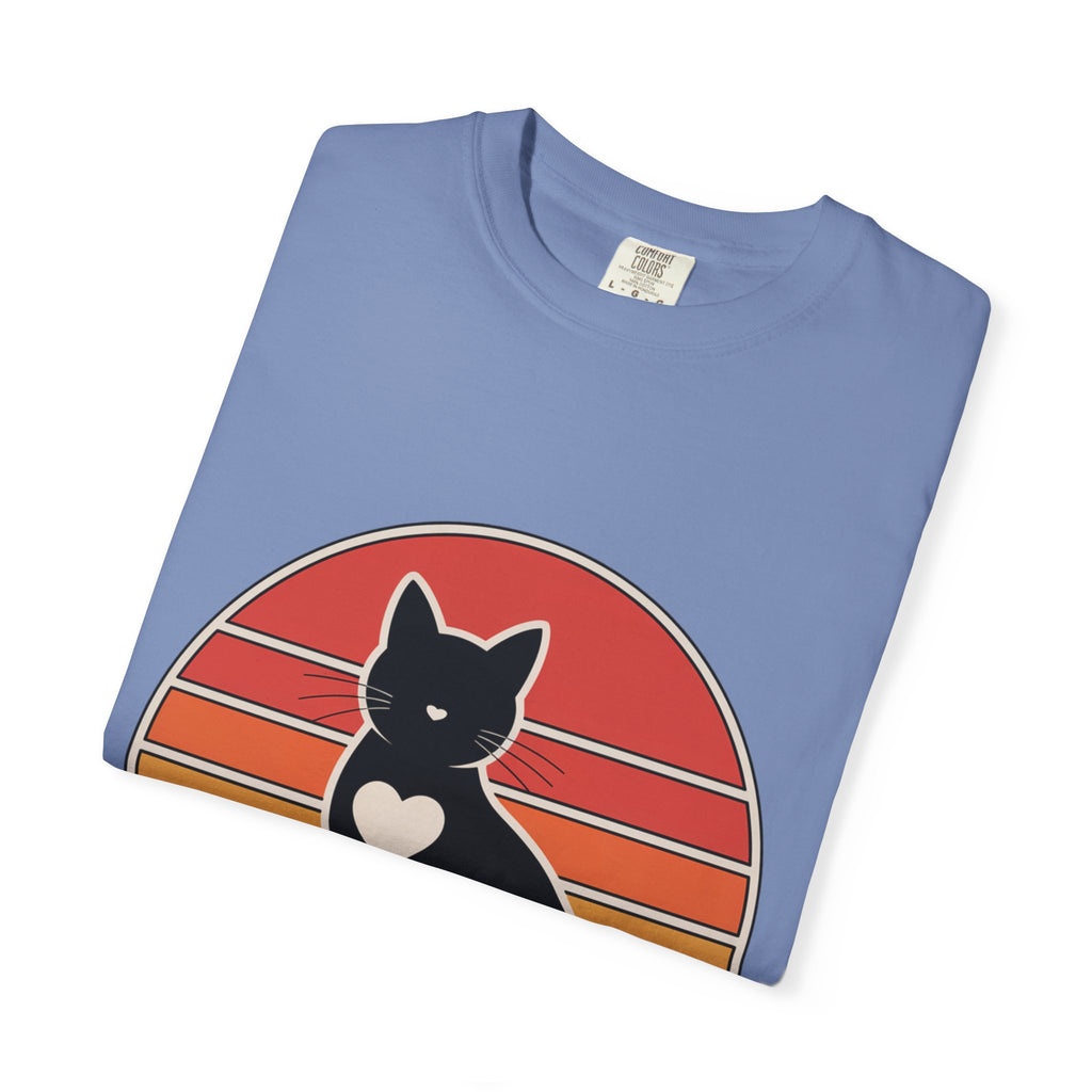 Cat Mom Sunset Badge Shirt, Retro Vintage Cat Lover T-Shirt, Minimalist Circular Badge Tee, Cute Cat Mom Gift
