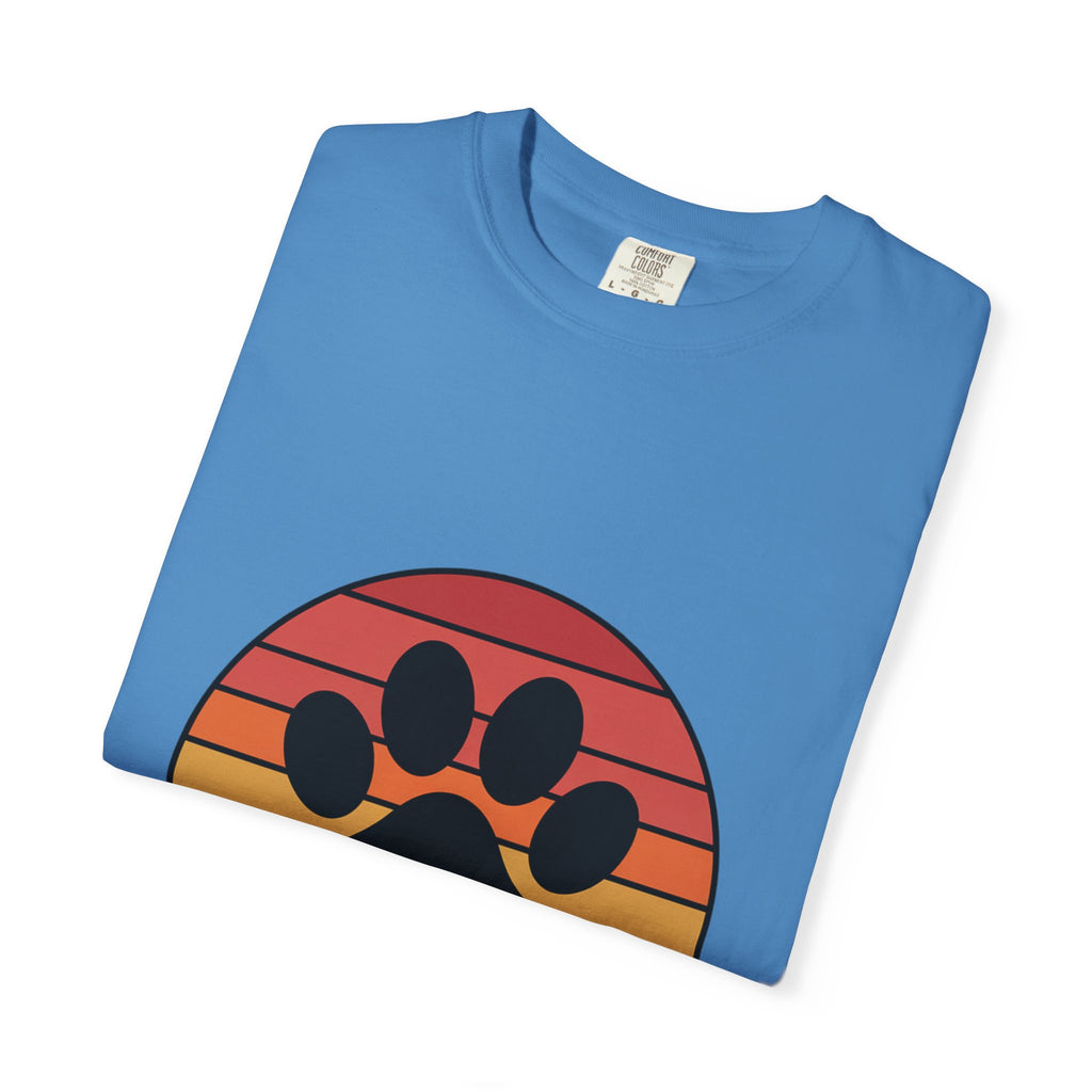 Dog Mom Retro Badge Shirt, Vintage Sunset Dog Lover T-Shirt, Retro Travel Sticker Style Dog Mama Gift Tee