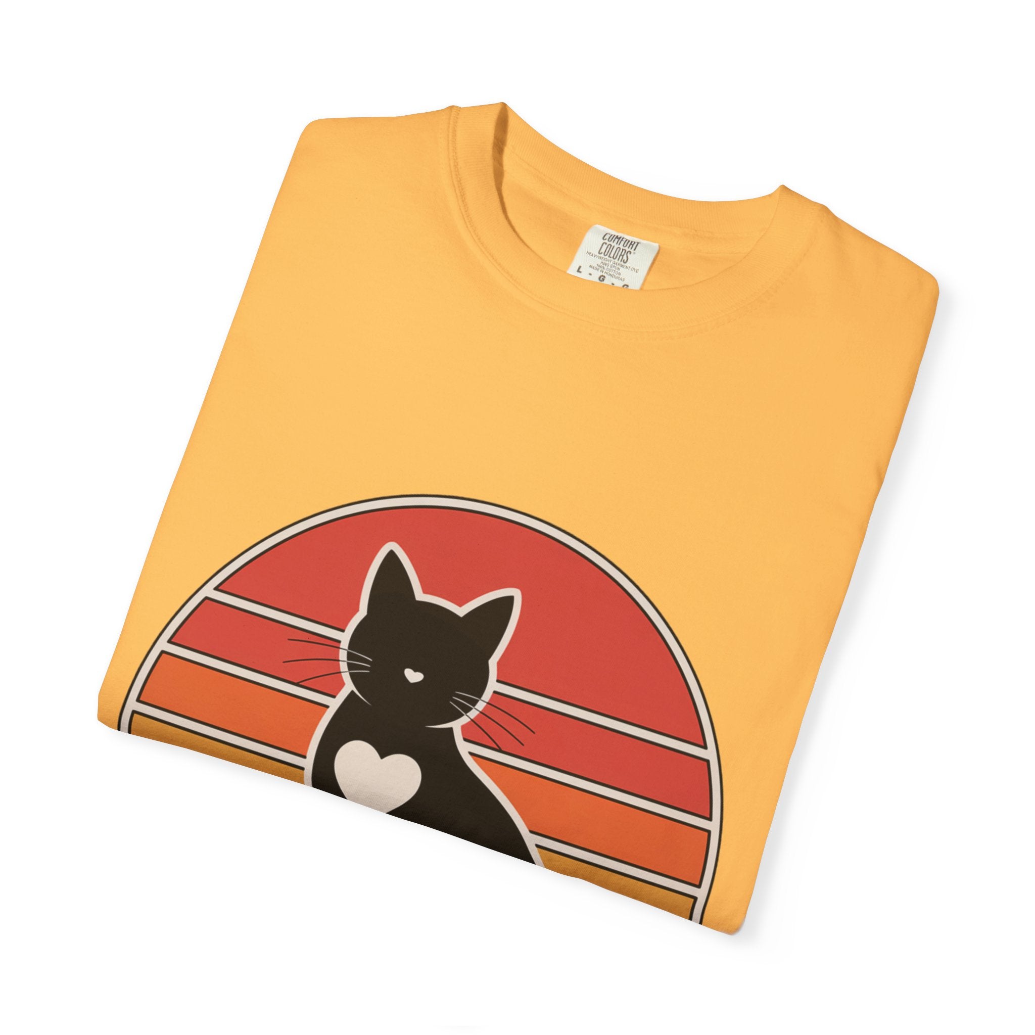 Cat Mom Sunset Badge Shirt, Retro Vintage Cat Lover T-Shirt, Minimalist Circular Badge Tee, Cute Cat Mom Gift