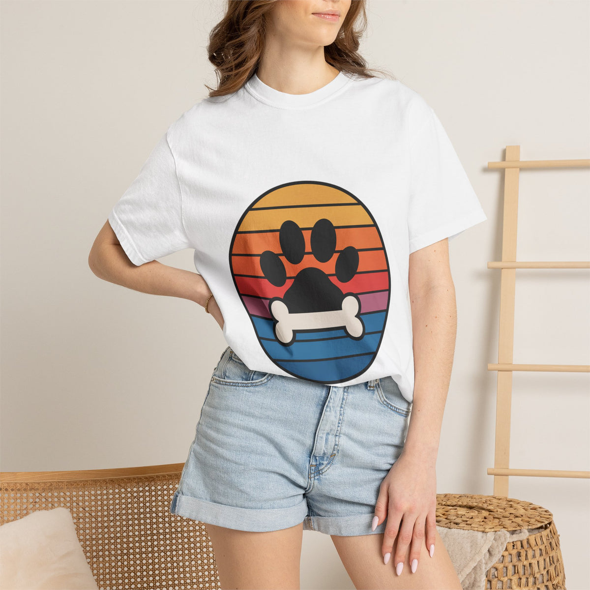 Dog Mom Retro Badge Shirt, Vintage Sunset Dog Lover T-Shirt, Retro Circle Badge Dog Mama Tee, Cute Paw Print Bone Graphic Shirt