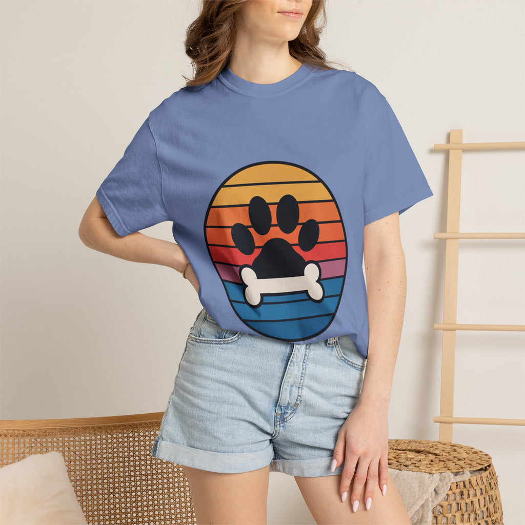 Dog Mom Retro Badge Shirt, Vintage Sunset Dog Lover T-Shirt, Retro Circle Badge Dog Mama Tee, Cute Paw Print Bone Graphic Shirt
