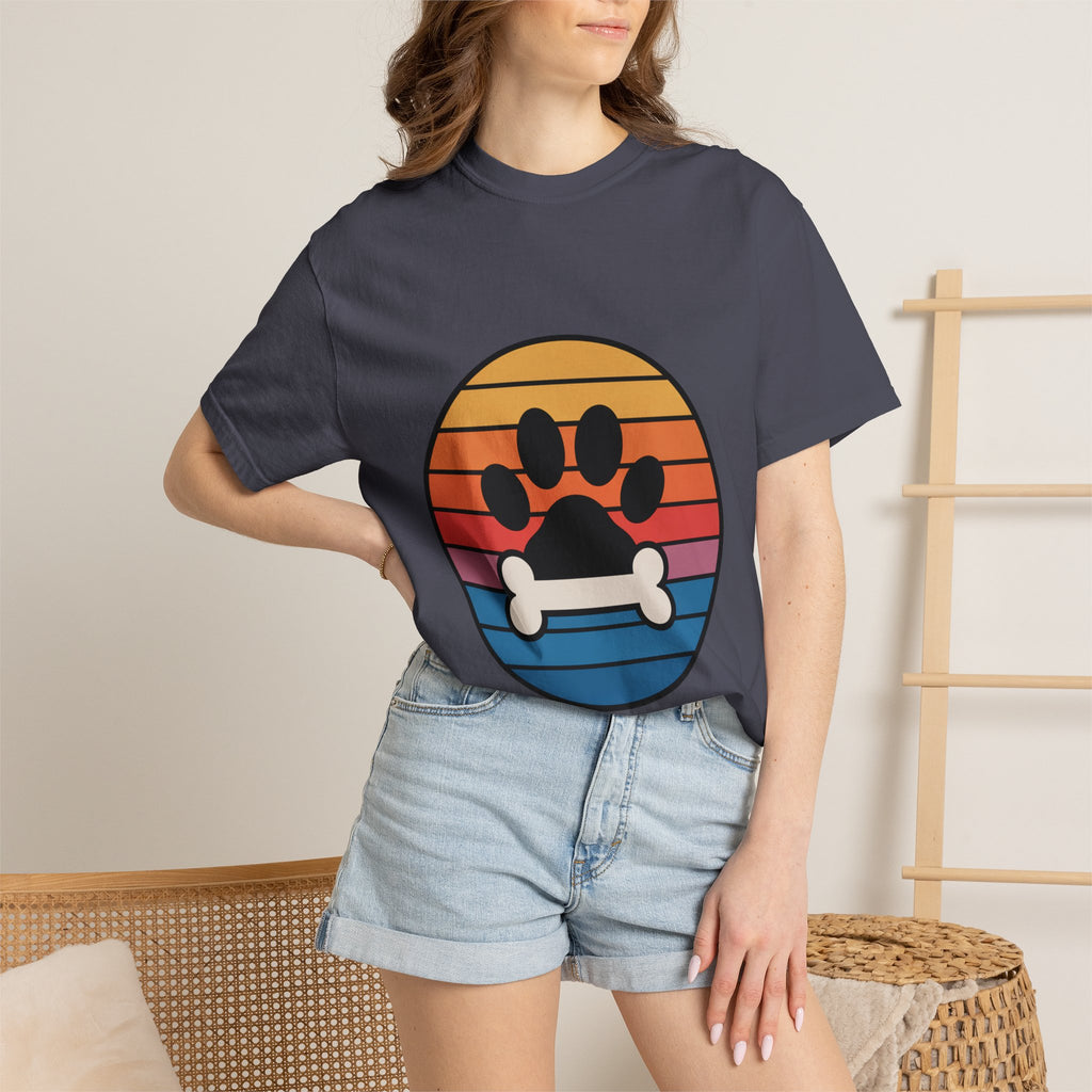 Dog Mom Retro Badge Shirt, Vintage Sunset Dog Lover T-Shirt, Retro Circle Badge Dog Mama Tee, Cute Paw Print Bone Graphic Shirt
