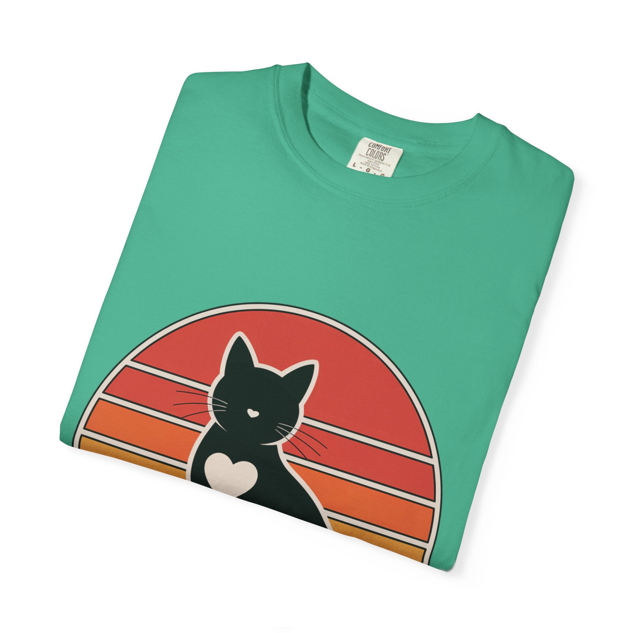 Cat Mom Sunset Badge Shirt, Retro Vintage Cat Lover T-Shirt, Minimalist Circular Badge Tee, Cute Cat Mom Gift